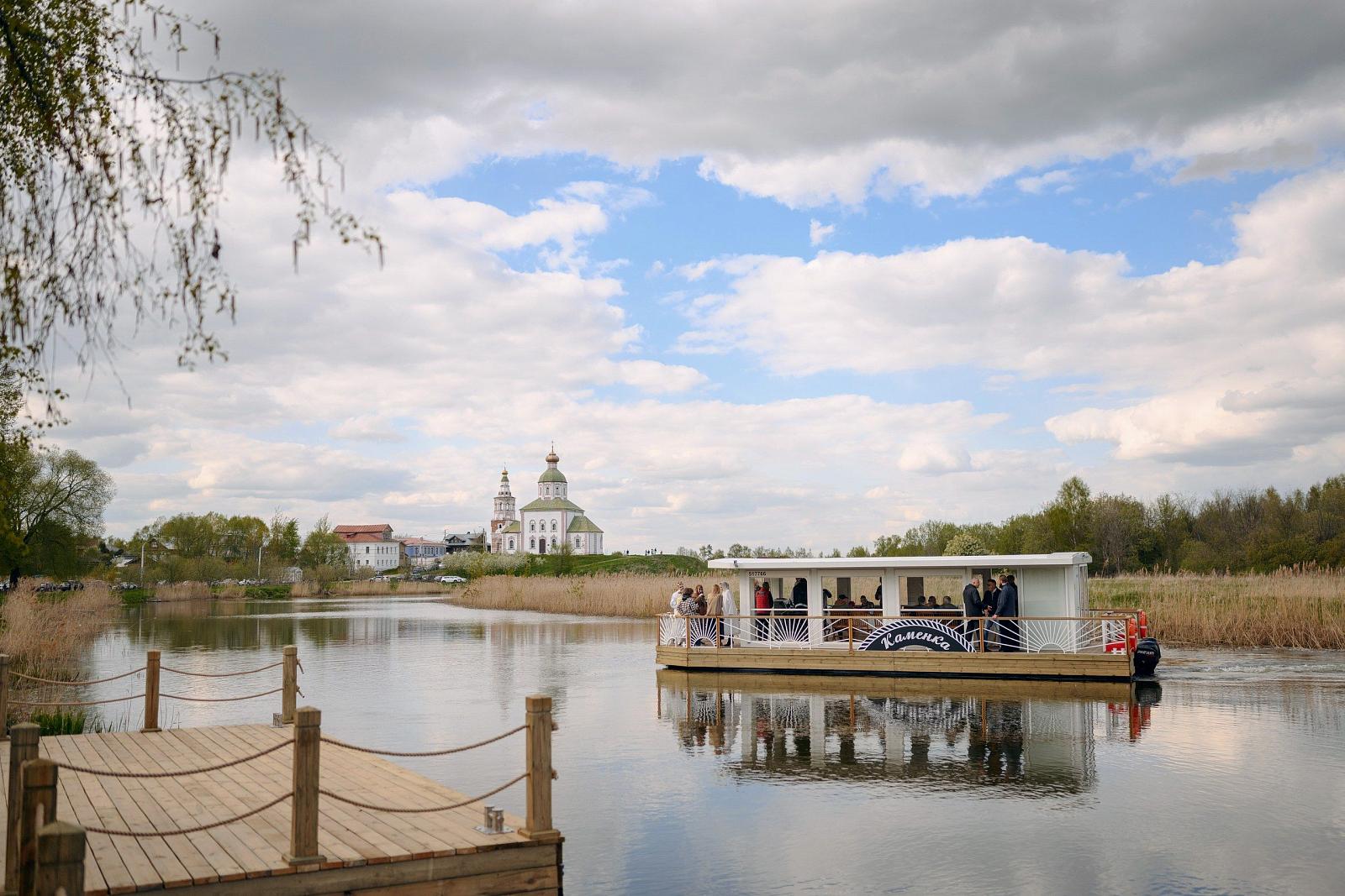 Экскурсии на речных трамвайчиках «Каменка» в г. Суздале | Каменский Стан-2