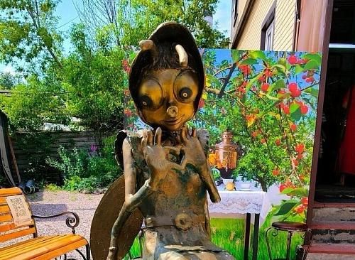 Памятник Мухе-Цокотухе во Владимире