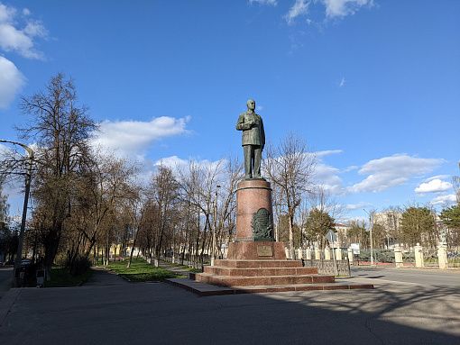 Памятник Василию Дегтярёву